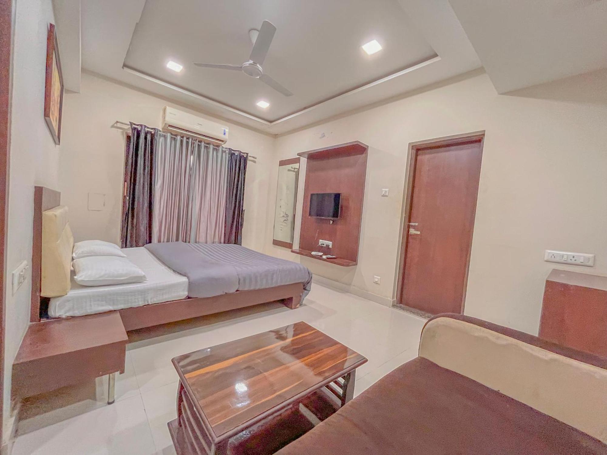 Stayguru Park View Residency Bhuj Exterior foto
